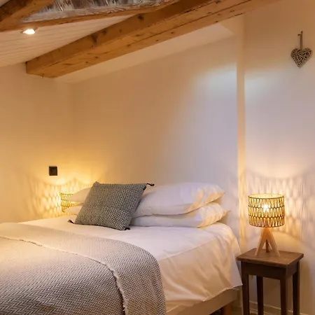 Spacious And Comfortable In Appartement