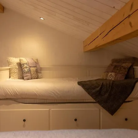Spacious And Comfortable In Appartement