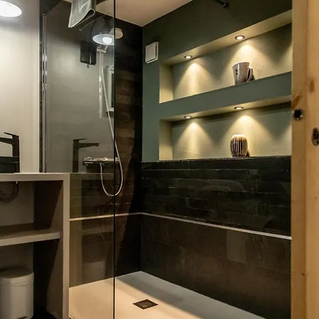Spacious And Comfortable In Appartement