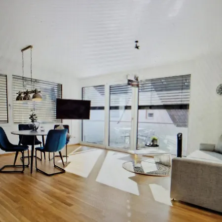 Spacious And Comfortable In Appartement *